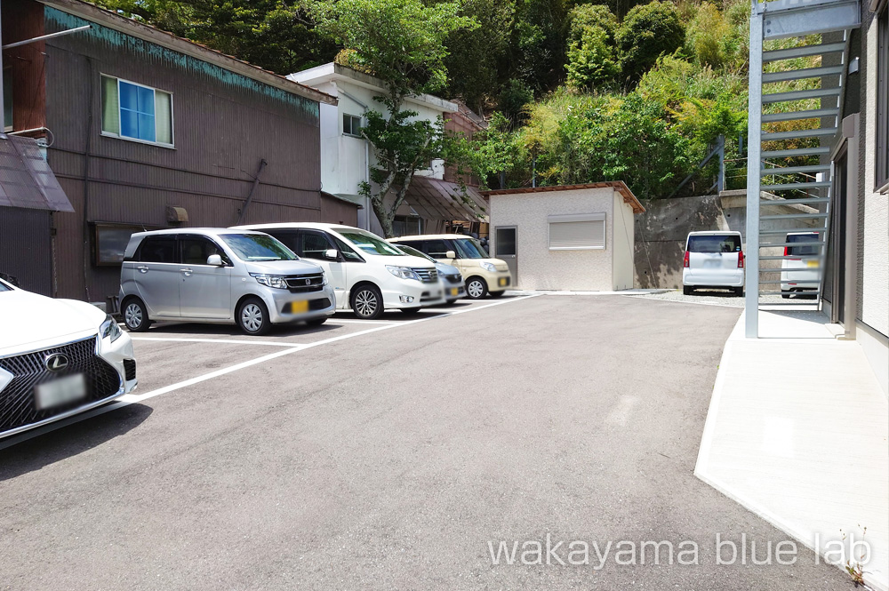 平佐館 駐車場