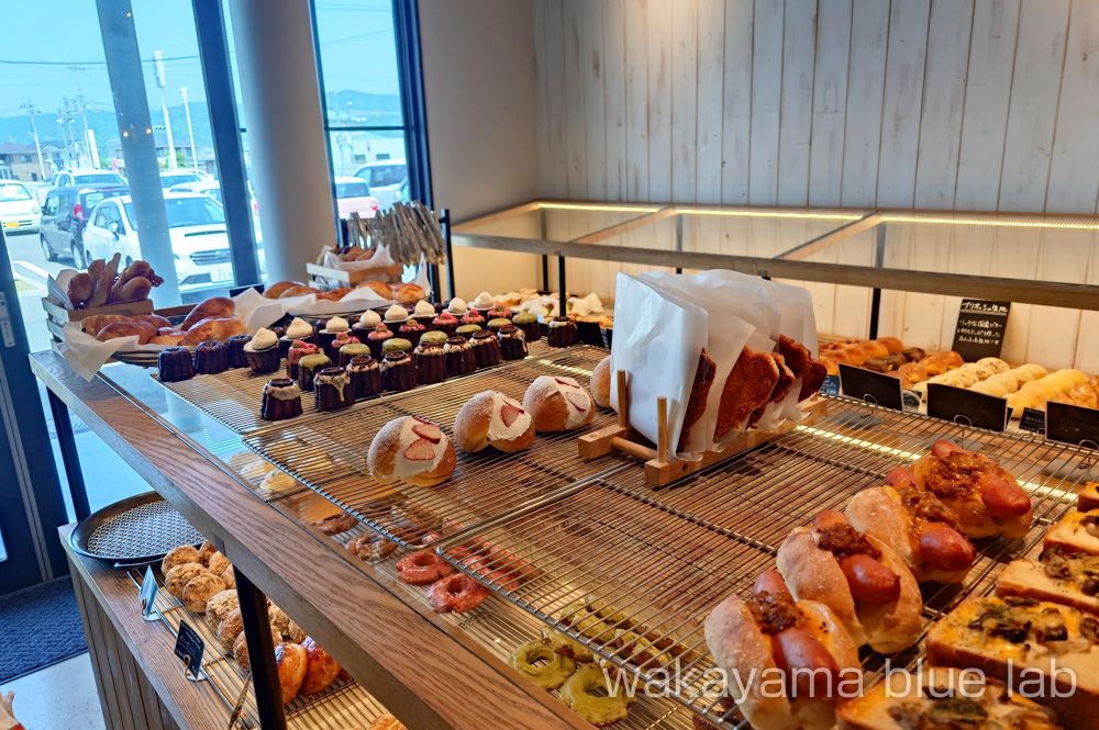 エソラベーカリー 岩出店 パン店