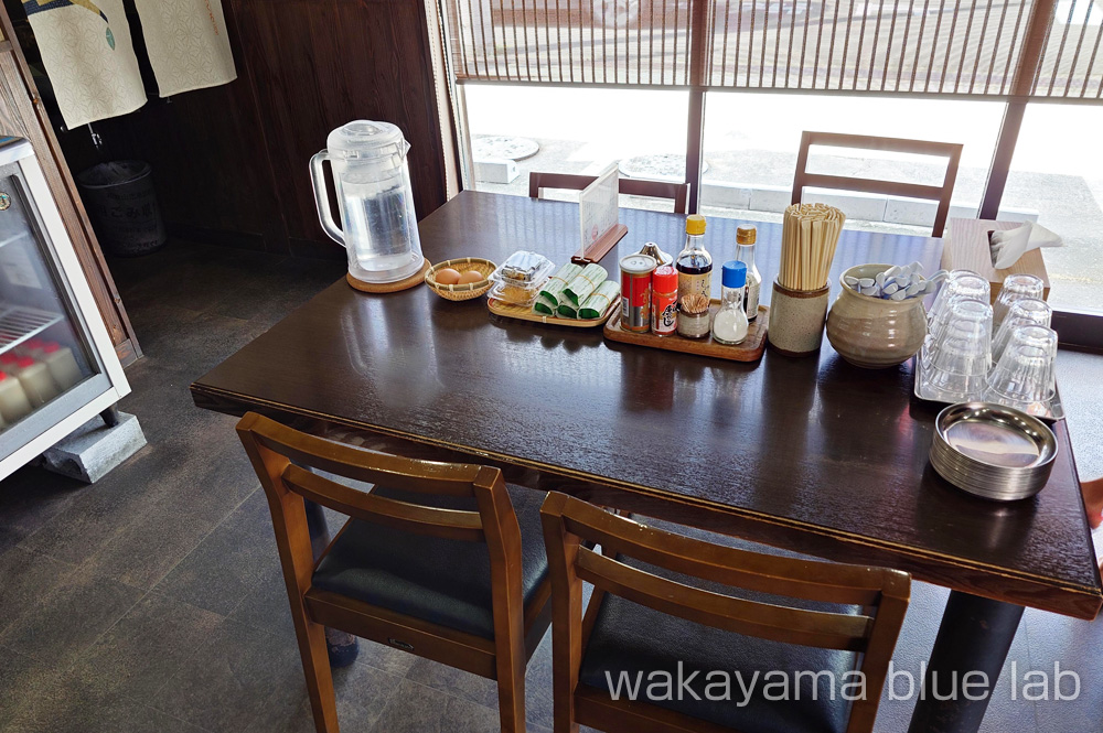 楠本屋 テーブル席