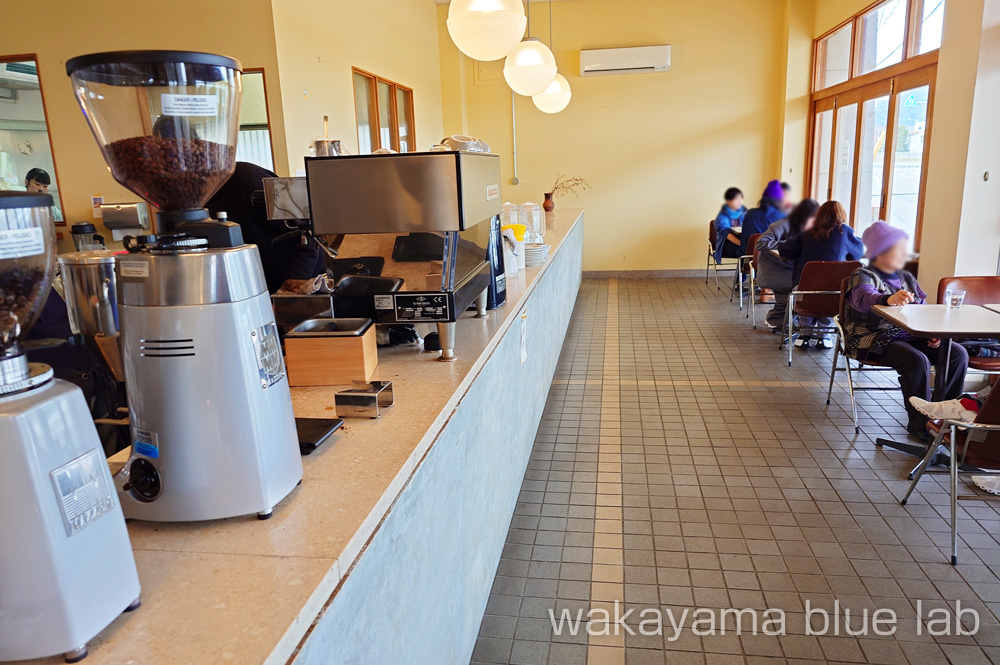 海南市下津のカフェ kamogo（カモゴ） 内観