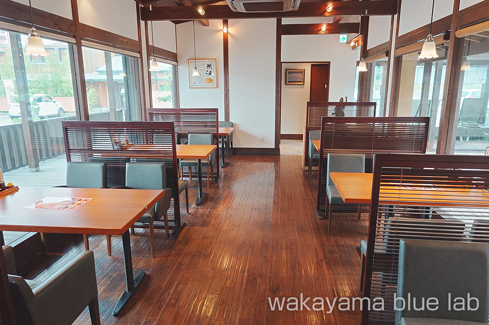 魚かつ よし平 田辺 店内